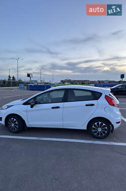 Хэтчбек Ford Fiesta 2013 в 