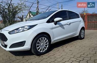 Хэтчбек Ford Fiesta 2015 в 