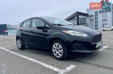 Хэтчбек Ford Fiesta 2016 в 