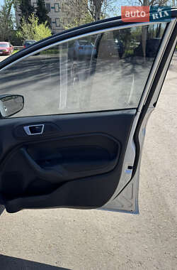 Седан Ford Fiesta 2013 в 