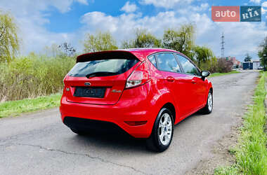 Хэтчбек Ford Fiesta 2015 в 
