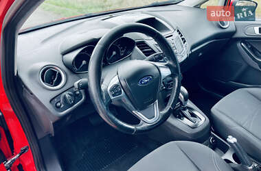 Хэтчбек Ford Fiesta 2015 в 
