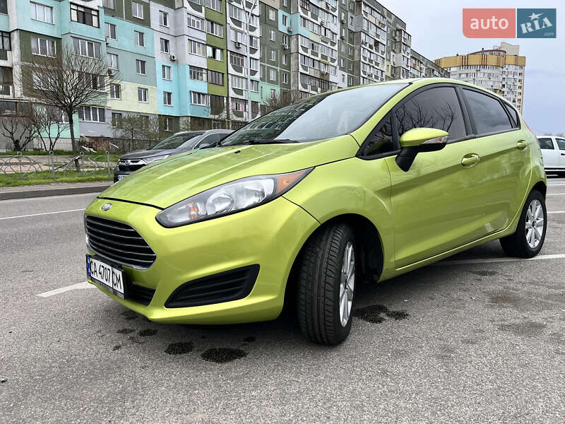 Хэтчбек Ford Fiesta 2012 в 