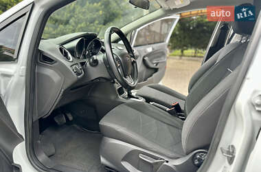 Хетчбек Ford Fiesta 2015 в 
