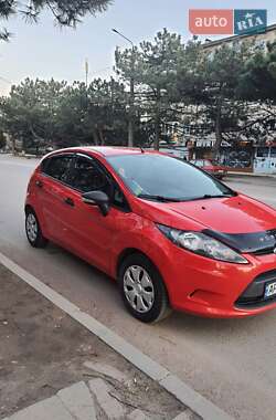 Хэтчбек Ford Fiesta 2012 в 