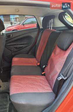 Хэтчбек Ford Fiesta 2012 в 