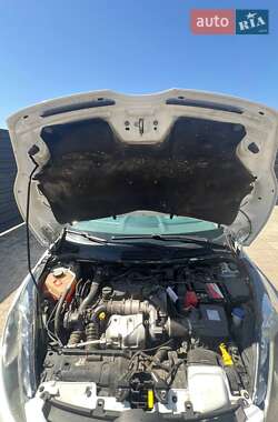 Хэтчбек Ford Fiesta 2010 в 