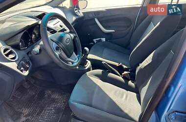 Хэтчбек Ford Fiesta 2011 в 