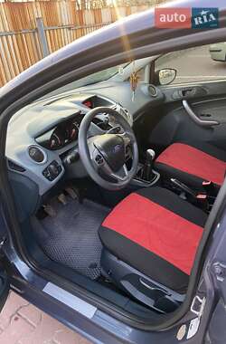 Хэтчбек Ford Fiesta 2011 в 