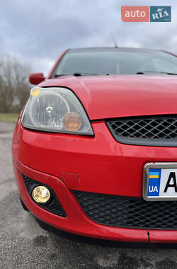 Хэтчбек Ford Fiesta 2007 в 