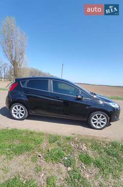 Хэтчбек Ford Fiesta 2019 в 