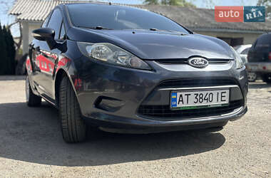 Хэтчбек Ford Fiesta 2009 в 