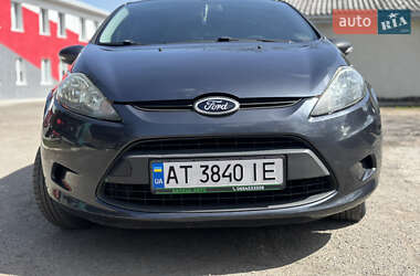 Хэтчбек Ford Fiesta 2009 в 