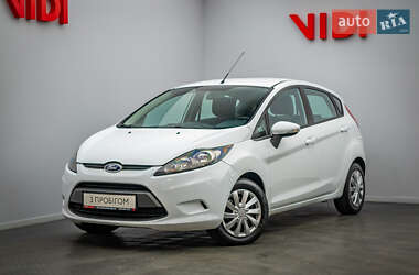 Хэтчбек Ford Fiesta 2012 в 
