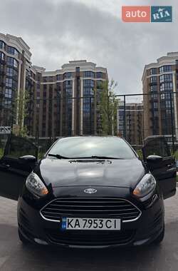 Хэтчбек Ford Fiesta 2016 в 