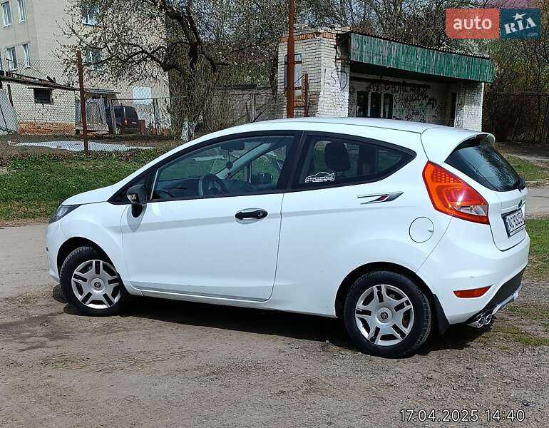 Хэтчбек Ford Fiesta 2012 в Луцке