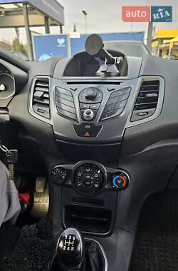 Хэтчбек Ford Fiesta 2014 в 