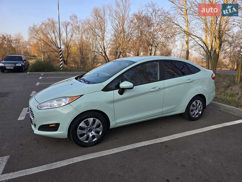 Седан Ford Fiesta 2017 в Чернігові