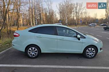 Седан Ford Fiesta 2017 в 