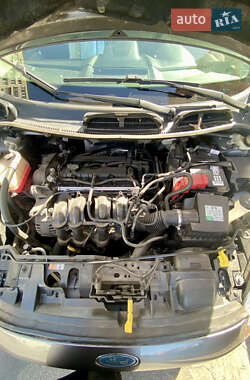 Седан Ford Fiesta 2013 в 