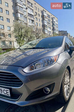 Седан Ford Fiesta 2013 в 