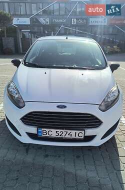 Хэтчбек Ford Fiesta 2015 в 