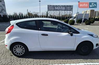 Хэтчбек Ford Fiesta 2015 в 