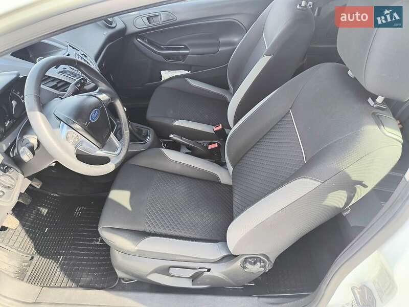 Хэтчбек Ford Fiesta 2015 в Львове фото 34 Хэтчбек Ford Fiesta 2015 в Львове