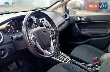 Хэтчбек Ford Fiesta 2016 в 