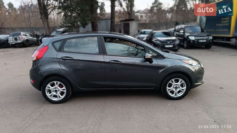 Хэтчбек Ford Fiesta 2016 в Киеве