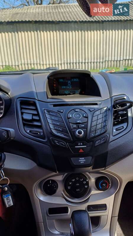 Хэтчбек Ford Fiesta 2015 в Черновцах фото 5 Хэтчбек Ford Fiesta 2015 в Черновцах
