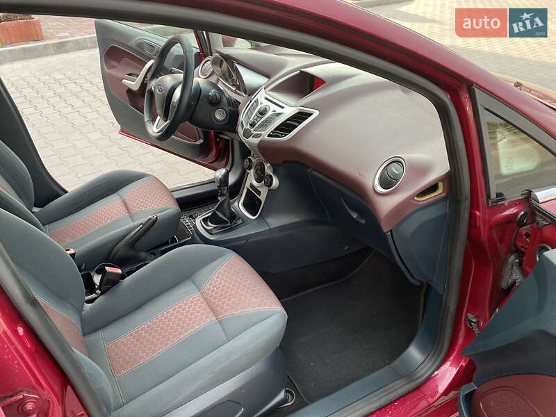 Хэтчбек Ford Fiesta 2009 в Ирпене