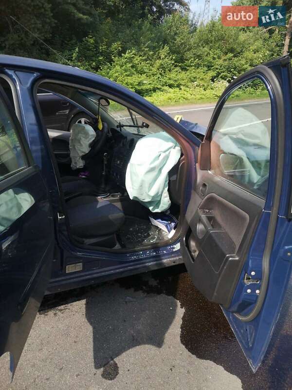 Хэтчбек Ford Fiesta 2008 в Львове