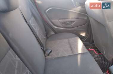 Седан Ford Fiesta 2013 в 