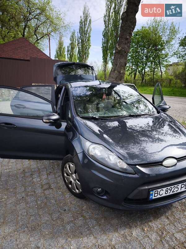 Хэтчбек Ford Fiesta 2010 в Львове