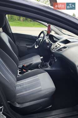 Хэтчбек Ford Fiesta 2010 в 