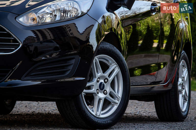 Седан Ford Fiesta 2019 в Львові