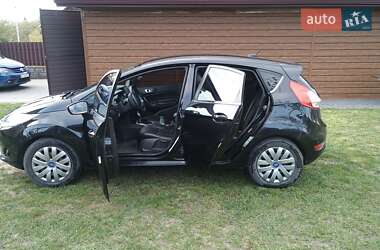 Хэтчбек Ford Fiesta 2013 в 