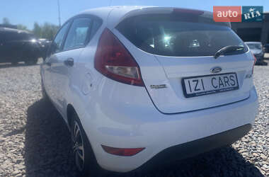 Хэтчбек Ford Fiesta 2012 в 