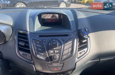 Хэтчбек Ford Fiesta 2012 в 