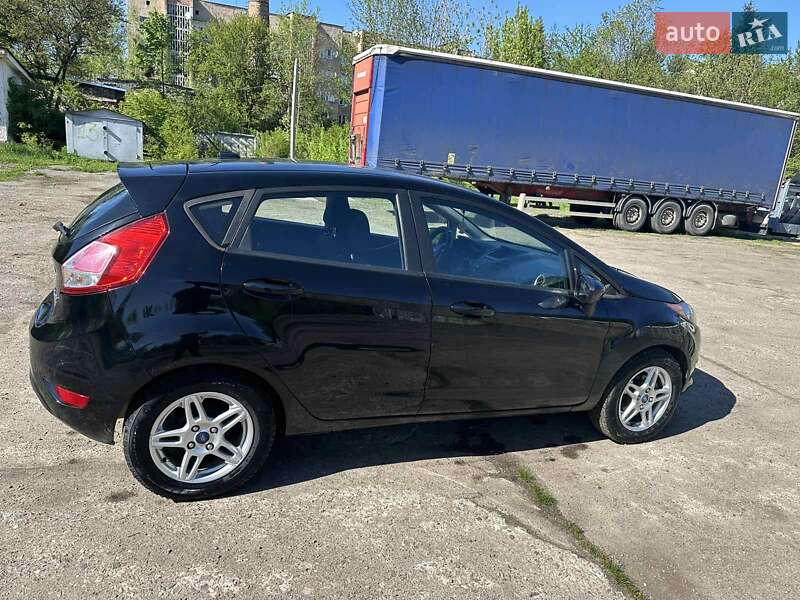Хэтчбек Ford Fiesta 2017 в Стрые
