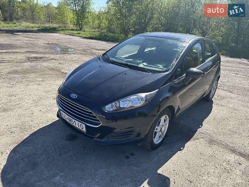 Хэтчбек Ford Fiesta 2017 в Стрые