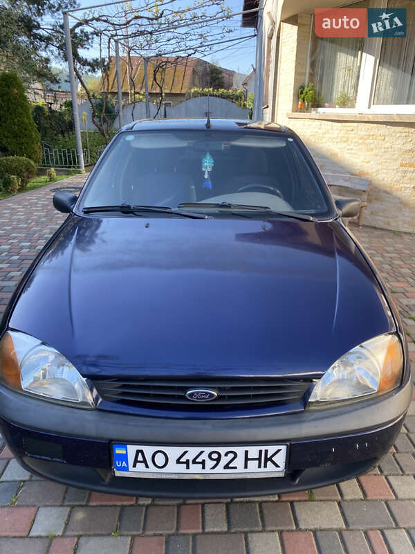 Хэтчбек Ford Fiesta 2000 в Мукачево