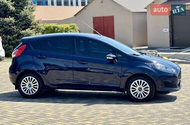 Хэтчбек Ford Fiesta 2016 в 