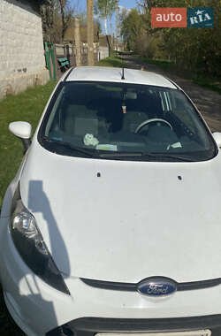 Хетчбек Ford Fiesta 2010 в 