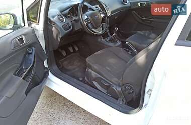 Хэтчбек Ford Fiesta 2016 в 