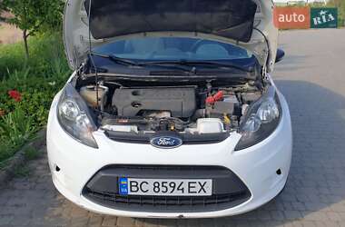 Хэтчбек Ford Fiesta 2011 в 