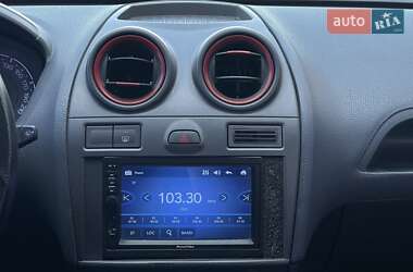 Хэтчбек Ford Fiesta 2008 в 