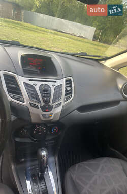 Хетчбек Ford Fiesta 2012 в 