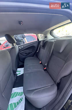 Хэтчбек Ford Fiesta 2013 в 